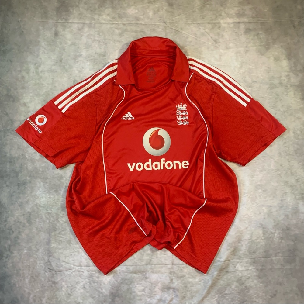 Vintage 2000s/Y2K Adidas England jersey with embroidered logo